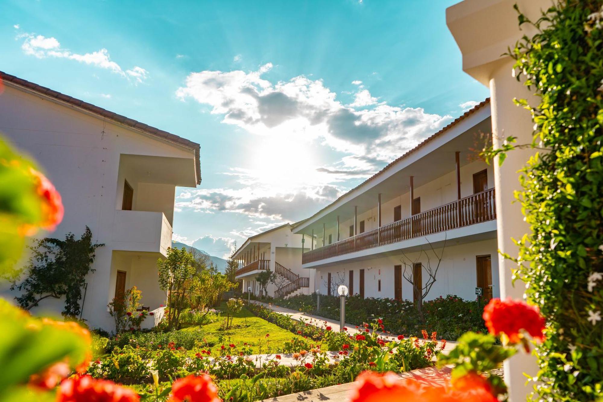 Hotel Agustos أُروبامبا المظهر الخارجي الصورة